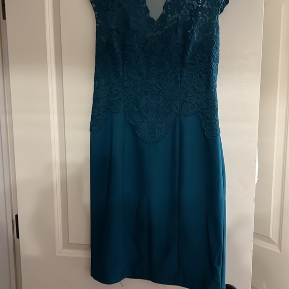 BNWT: Medium formal dress - Picture 7 of 9